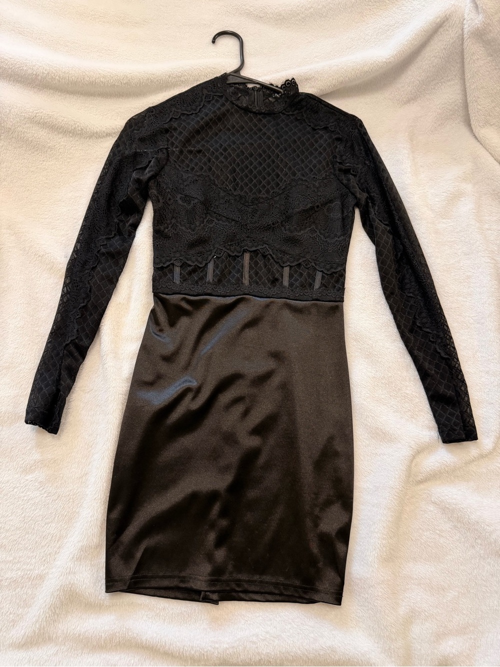 Black Lace & Satin Long-Sleeve Bodycon Dress